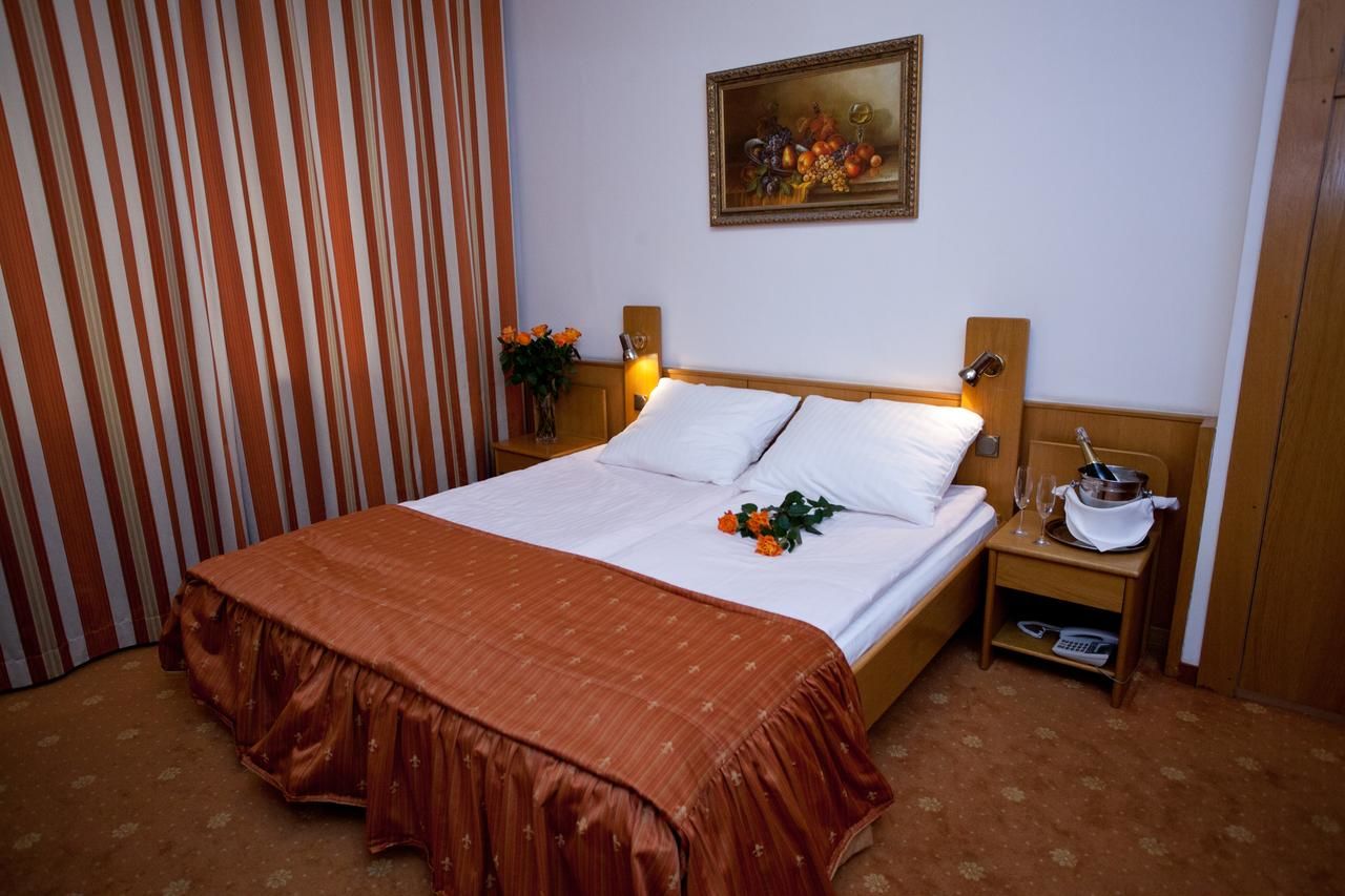 Отель Hotel Karat Варшава-22